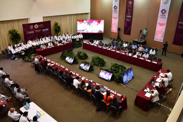 Ayer a las 11:15 horas arrancó el evento con directivos de Seduc, Sebien, SEIN y SSA