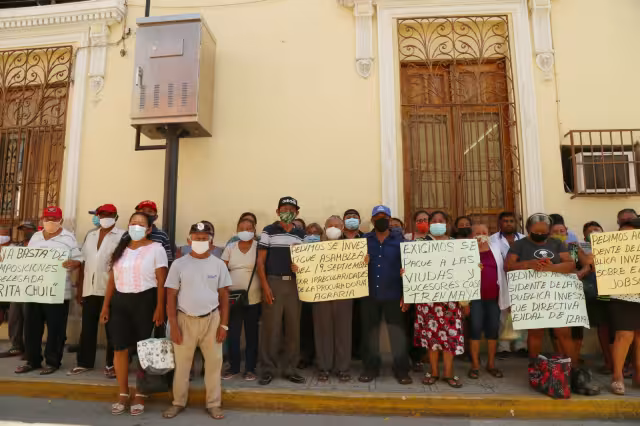 Cerca de 80 pobladores de Izamal acudieron a la Procuraduría Agraria en Mérida para exigir una solución para las viudas