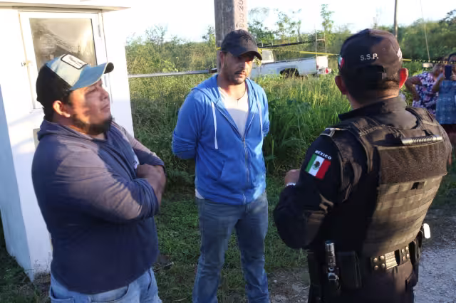 Al lugar llegó Carlos Flores, subsecretario de la Policía Estatal de Investigación de la SSP, para realizar diversas diligencias