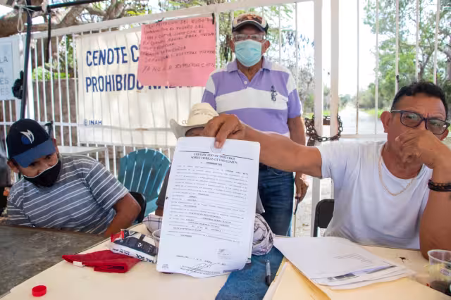 Los inconformes acusan al actual comisario ejidal de haber recibido 4.5 mdp y herramientas de trabajo para “rifar” entre sus “seguidores” con el fin de “silenciarlos”.