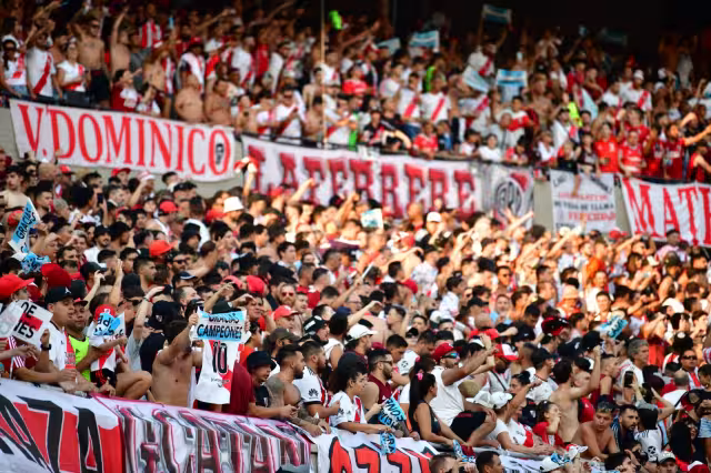 El impacto de la caída le causó la muerte al hombre del que hasta el momento no se sabe su identidad.