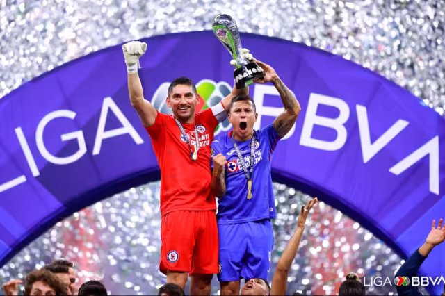 Ayer lunes comenzó a circular rumores sobre el Cruz Azul, campeón de la Liga MX en el Torneo Guard1anes 2021, era puesto en venta por problemas económicos