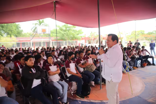 Jóvenes de Yucatán recibirán su tarjeta de Bienestar para la beca Benito Juárez