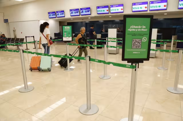 El vuelo aterrizó cuatro horas tarde en Mérida