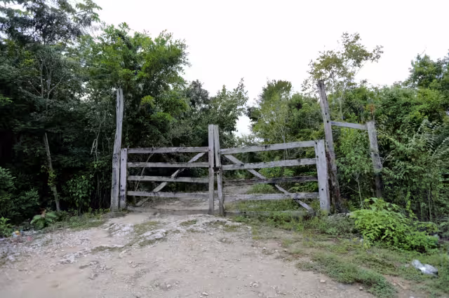 Los afectados han querido demandar; pero no tienen documentos que acrediten la legal propiedad