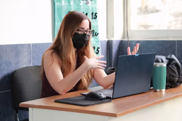 La Seduc detalló que dos casos se dieron en el Instituto Mendoza y los otros cuatro en la Fray Angélico