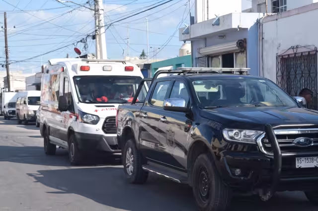 El motociclista fue atendido por paramédicos tras presentar heridas
