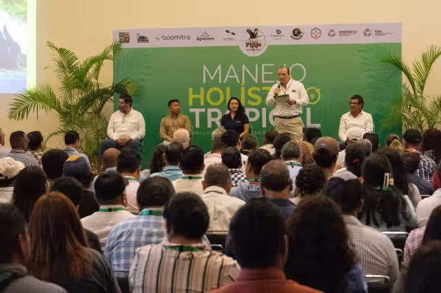 Presentan Sistemas regenerativos para evitar el cambio climático en Campeche