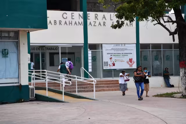Nueve personas se encontraban a bordo del elevador en el IMSS del Centro de Campeche