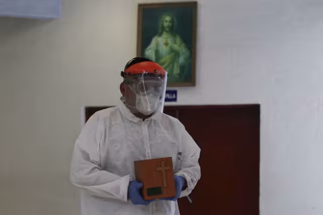 Muchas familias han sufrido los estragos de la pandemia, algunas personas han logrado sobrevivir pero muchas otras han perdido la batalla contra la cepa mortal