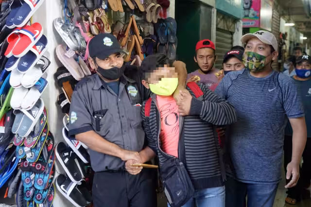 Diversos objetos de valor como teléfonos celulares, están en la mira de los ladrones