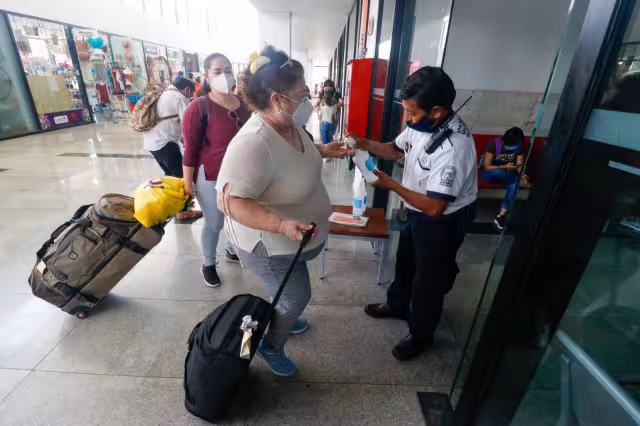 Aeropuerto y la terminal de autobuses mantienen las precauciones para evitar cualquier percance