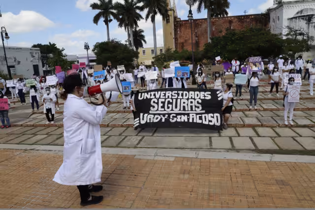 Con un apoyo económico de 2 mil pesos a la quincena, cumplen jornadas laborales de 24 horas
