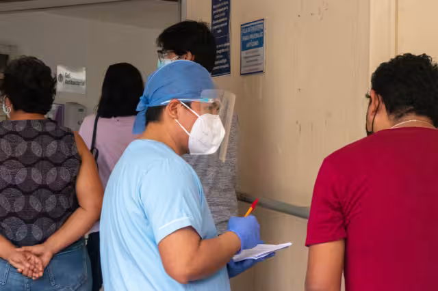 En día feriado los análisis para determinar si se tiene la enfermedad fueron solicitados por varias familias en las clínicas