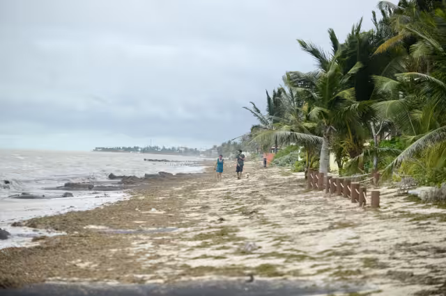Alrededor de la 1 de la madrugada Delta se encontraba a 287 kilómetros de Tizimín. Foto:  Luis Pérez