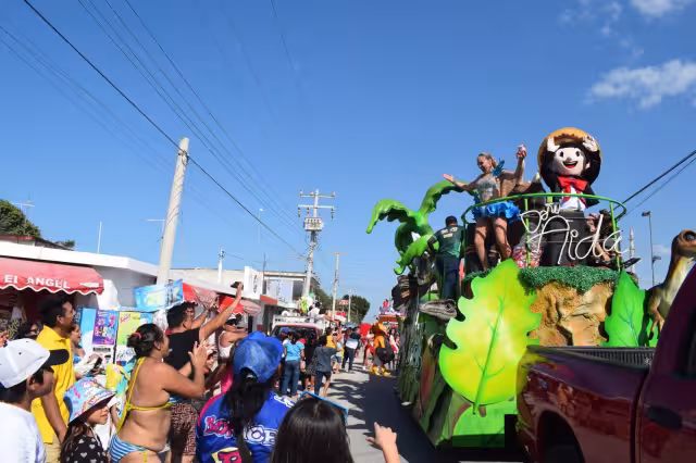 Continúa la fiesta del carnaval en las costas yucatecas con el Carnaval de Chelem