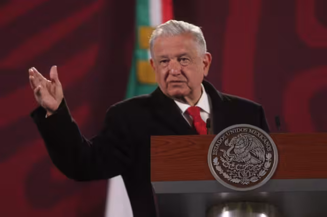 AMLO pide al INE acotar el concepto de propaganda electoral