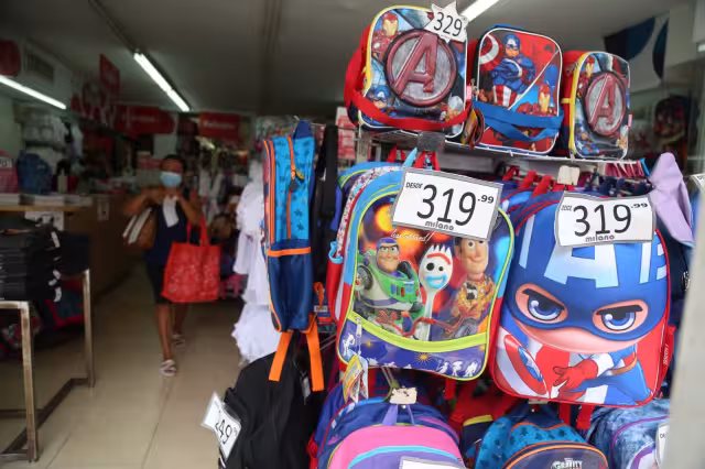 Las mochilas se pueden adquirir en algunos establecimientos desde los 210 pesos