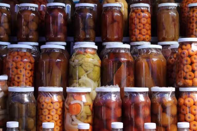 Tinún se encuentra ubicado a 8 km de la cabecera municipal de Tenabo