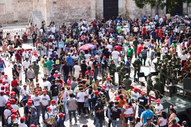 La exposición se realiza en la Plaza Grande de Mérida