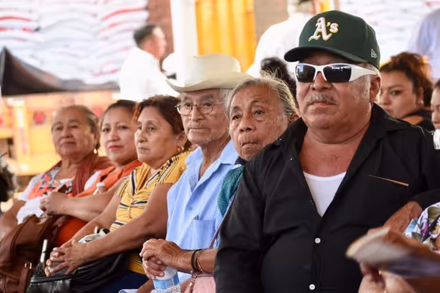 El gobernador Mauricio Vila acompaña a Adán Augusto López, secretario de Gobernación, en Izamal, Yucatán