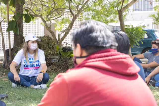 Cecilia Patrón en su participación en el foro Experiencias de la educación en línea