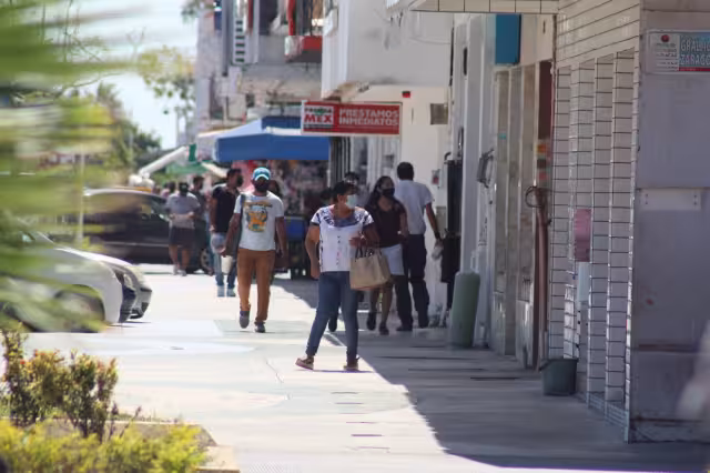 Los chetumaleños olvidan que están en Semáforo Naranja