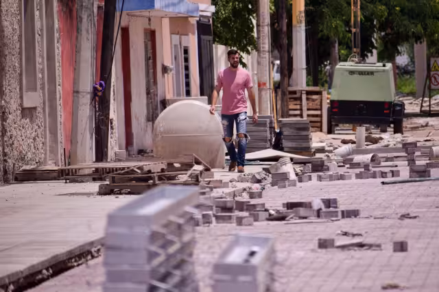 Renán Barrera justificó el atraso por “cuestiones de conectividad y alumbrado”