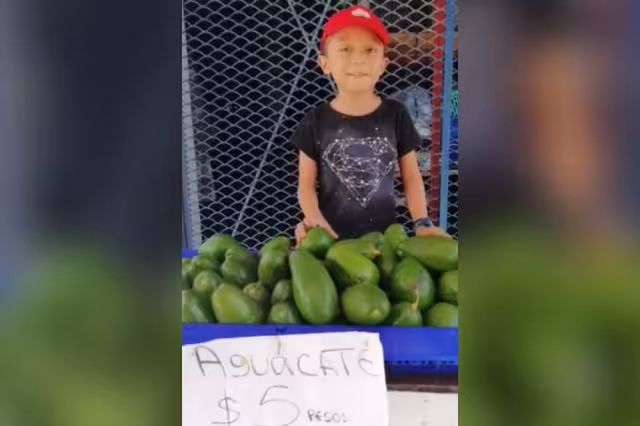 El puesto de Juanito se encuentra ubicado en la esquina de Plutarco Elías Calles esquina Rafael E. Melgar en la ciudad de Chetumal