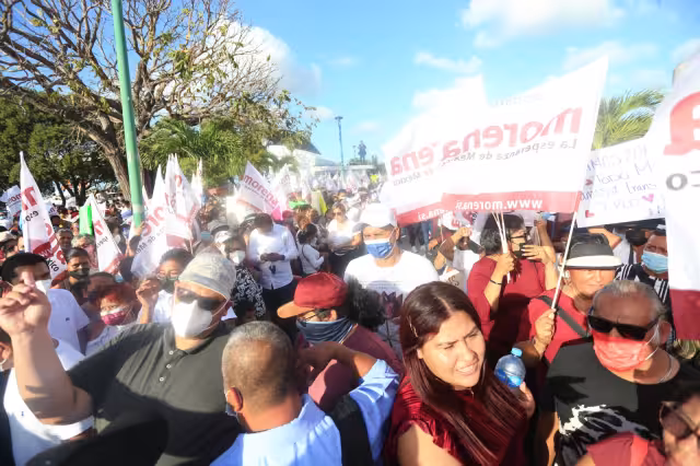 
El dirigente de Morena dio a conocer que el 31 de octubre y 1 de noviembre se hará el registro para aspirantes a la Cámara de Diputados y al Senado de la República.
