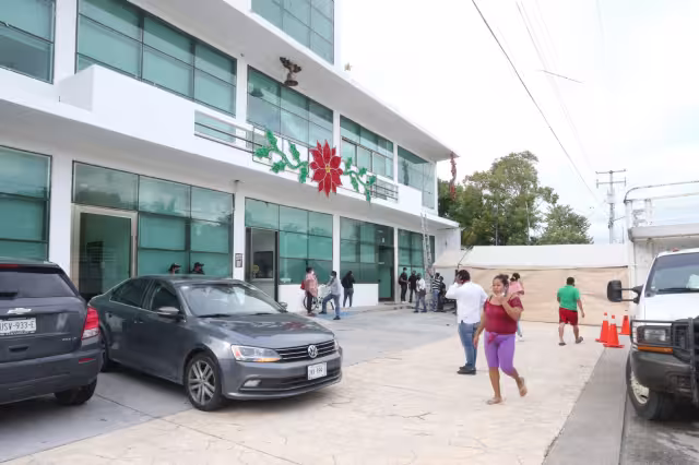 Los trabajadores del Ayuntamiento de Puerto Morelos denuncian ser presionados para presentar su renuncia