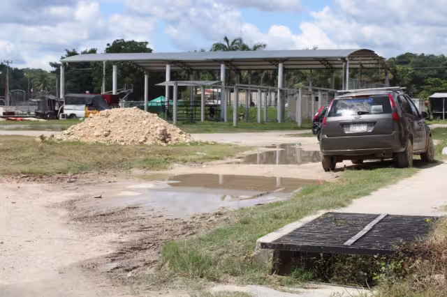 Pese a prever erogar 489 mdp para 2023, olvida atender construcción de hospital y equipar a policías
