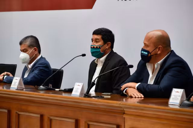 En su discurso Javier Corral, gobernador de Chihuhua, pidió al Gobierno Federal no verlos como enemigos Foto: Cuartoscuro