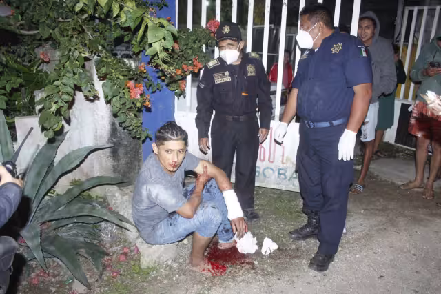 Vecinos del sitio donde ocurrió el hecho avisaron al 911 que una persona se desangraba por un corte en una de sus manos