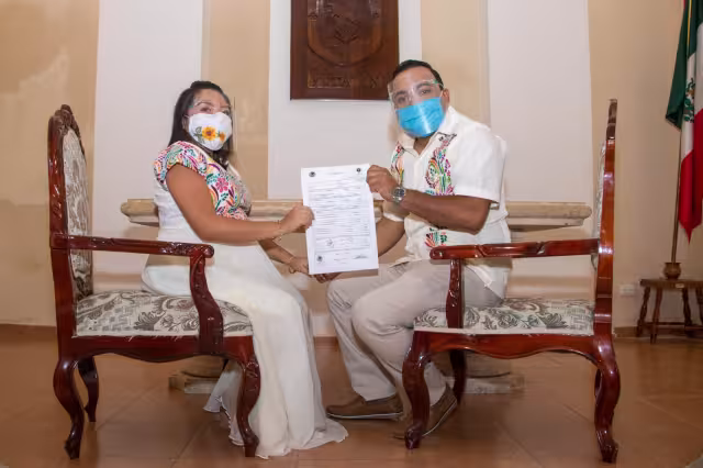 Juan de Dios Collí señala que regularmente las personas no se quieren casar en lunes, porque es inicio de semana, aun así ayer se tuvo buena afluencia