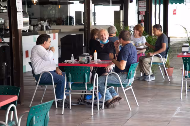 Empresarios hacen un llamado a la población a seguir cuidándose, sobre todo ahora que empezarán a darse reuniones sociales