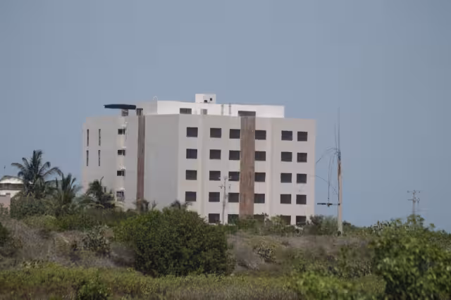 La clausura de Villas Marías en Sisal es insuficiente porque hay otros complejos que depredan la zona