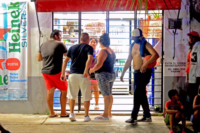 Las familias de Cancún, 67.4% no deja que sus hijos salgan de casa