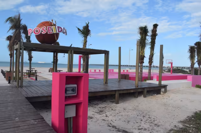 La nueva cancha de Progreso destacó por su color rosa