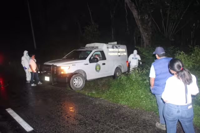 El cuerpo fue hallado en el tramo carretero Felipe Carrillo Puerto-Tulum, dentro de un área verde de la zona