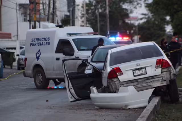 Hasta el momento no hay versión oficial, sin embargo en el lugar están los elementos de Servicios Periciales