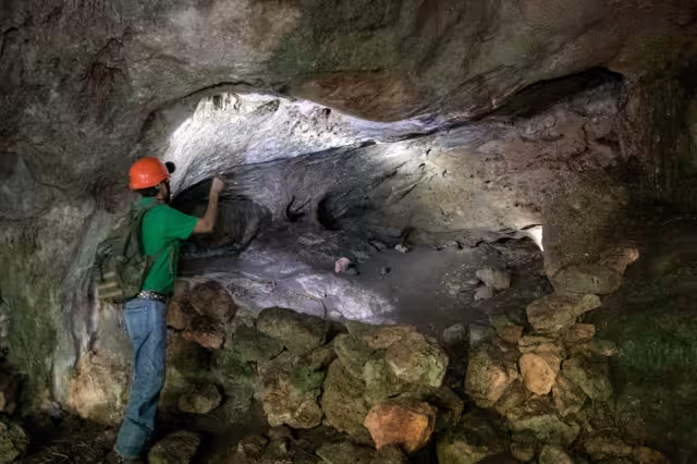El responsable del lugar platicó que el complejo está ubicado aproximadamente a tres kilómetros de la cabecera municipal y crea una conexión con la naturaleza