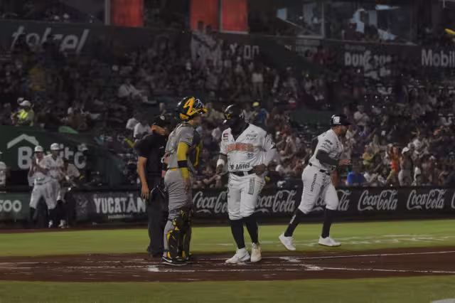 Leones de Yucatán vencieron 7 a 0 a los  Pericos de Puebla en la temporada regular de la LMB