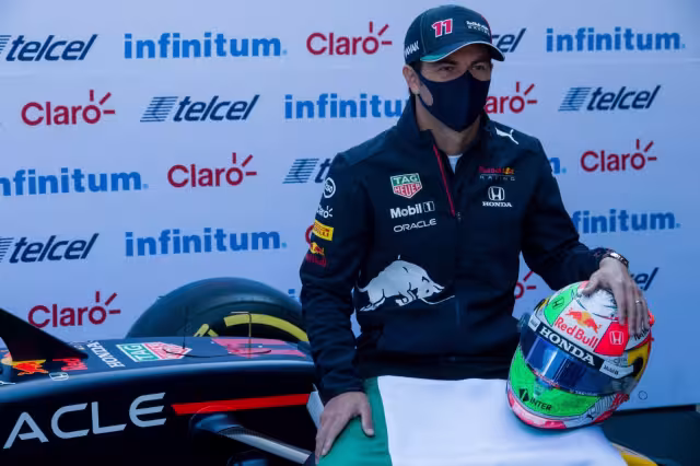 El perfil que maneja Checo la traslada a sus gustos particulares incluso hablando de carros