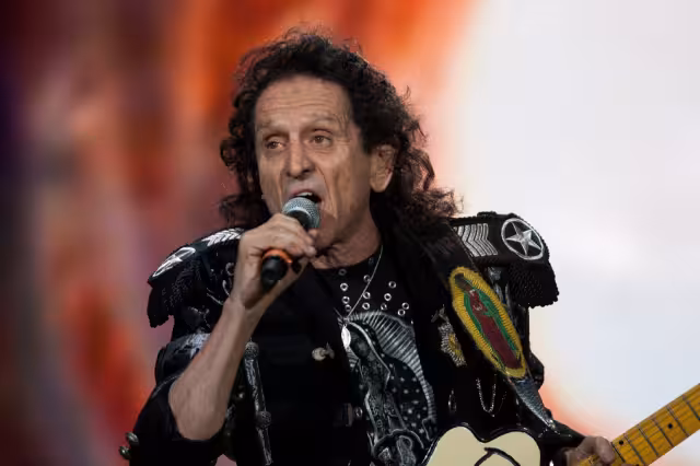 La noticia fue revelada por el mismo Alex Lora en la cuenta oficial de El TRI