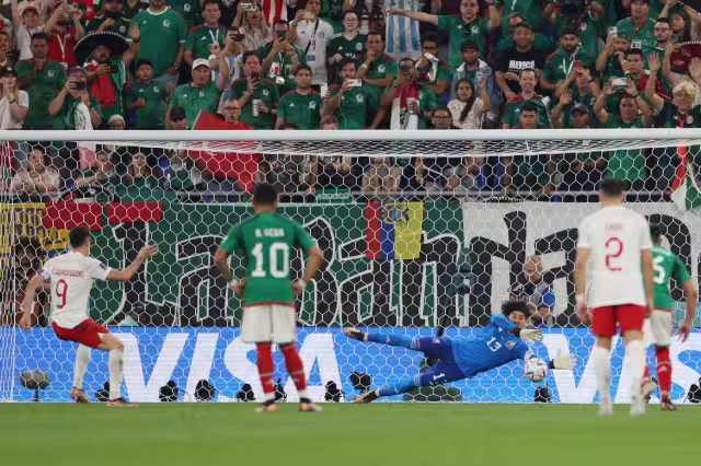 Memo Ochoa protagonizó uno de los momentos más emocionantes del partido