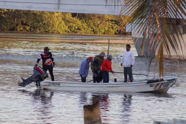 Al preguntar si ya habían acudido a presentar la denuncia que corresponde, el hombre de mar aseguró que “eso es inútil