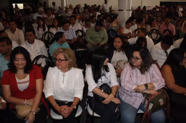 El evento de Joaquín Díaz Mena se realiza en el Club Libanés de Mérida
