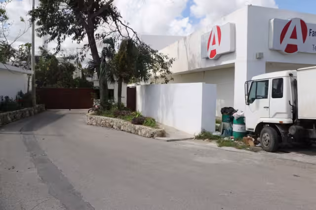Vecinos de fraccionamientos cercanos denunciaron que mientras la basura aumenta en sus casa, la alcaldesa no sufre de este problema. Foto: Jorge Delgado