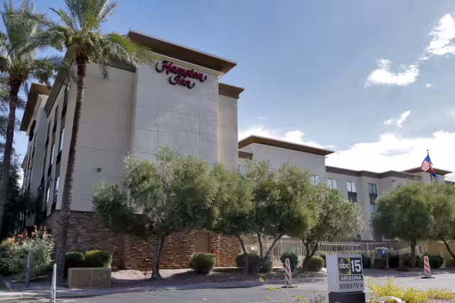 La cadena Hampton Inn & Suites habría establecido un contrato con el gobierno para usar sus habitaciones como centros de detención (AP)